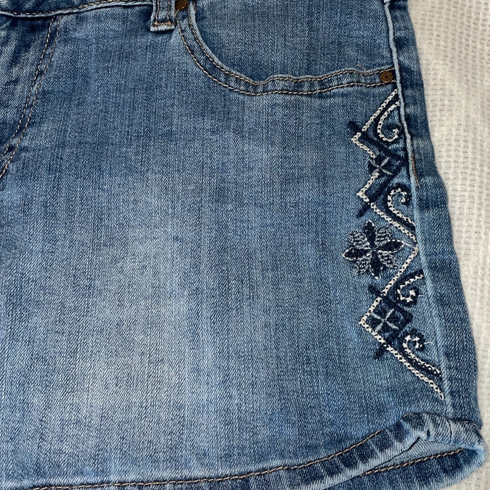 Women's Ted Camel Blue Denim Shorts. Size 11 - Picture 2 of 4